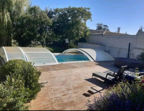 Maison piscine à 3' de la mer.